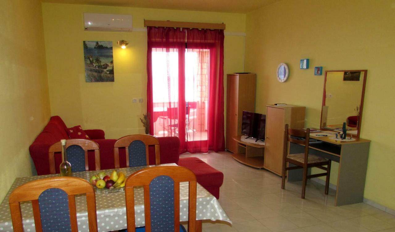 Apartmani Podobnik Klenovica Bagian luar foto